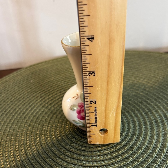 Vtg China Decorative Ceramic Floral Pattern Mini Gold Rimmed Bud Vase 3.75 inch. - Picture 7 of 7